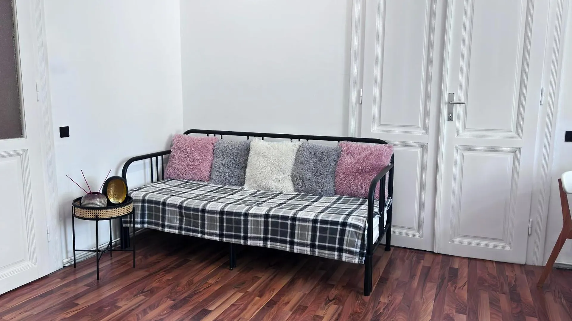 Big And Comfortable Mariahilfer Apartment Vienna