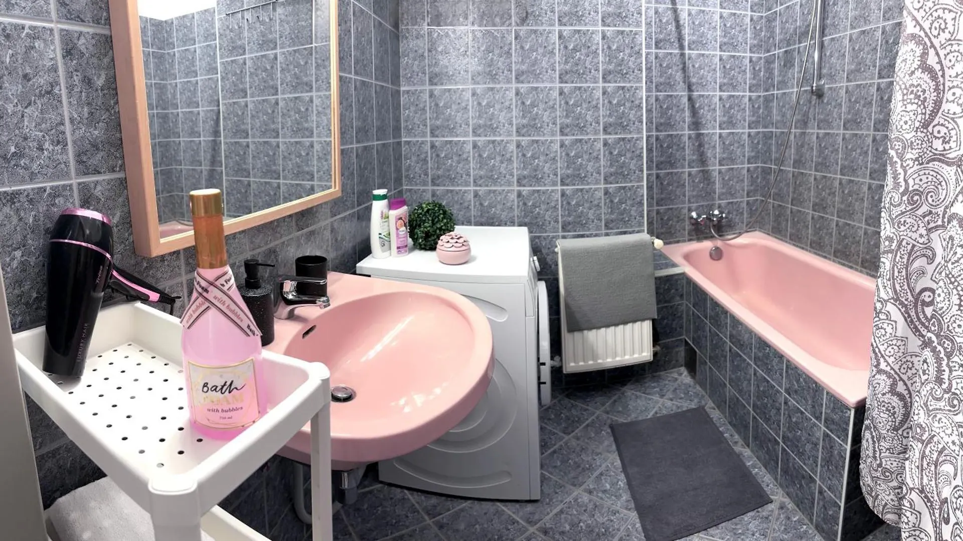 Big And Comfortable Mariahilfer Apartment Vienna Austria